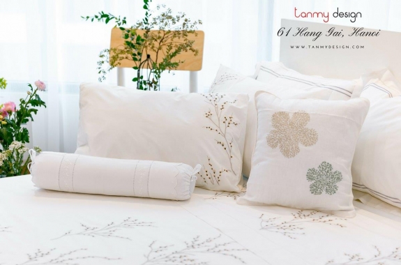 King size bed sheet with 2 pillowcases (50x70cm) -  spring bud embroidery